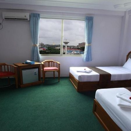 Hotel Glory Yangon Dış mekan fotoğraf