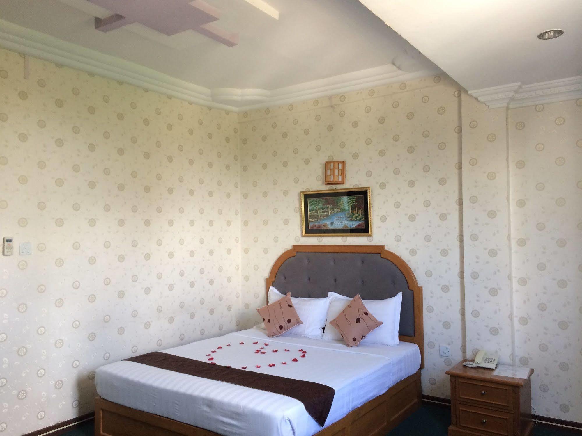 Hotel Glory Yangon Dış mekan fotoğraf